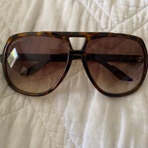 Authentic Gucci aviators sunglasses